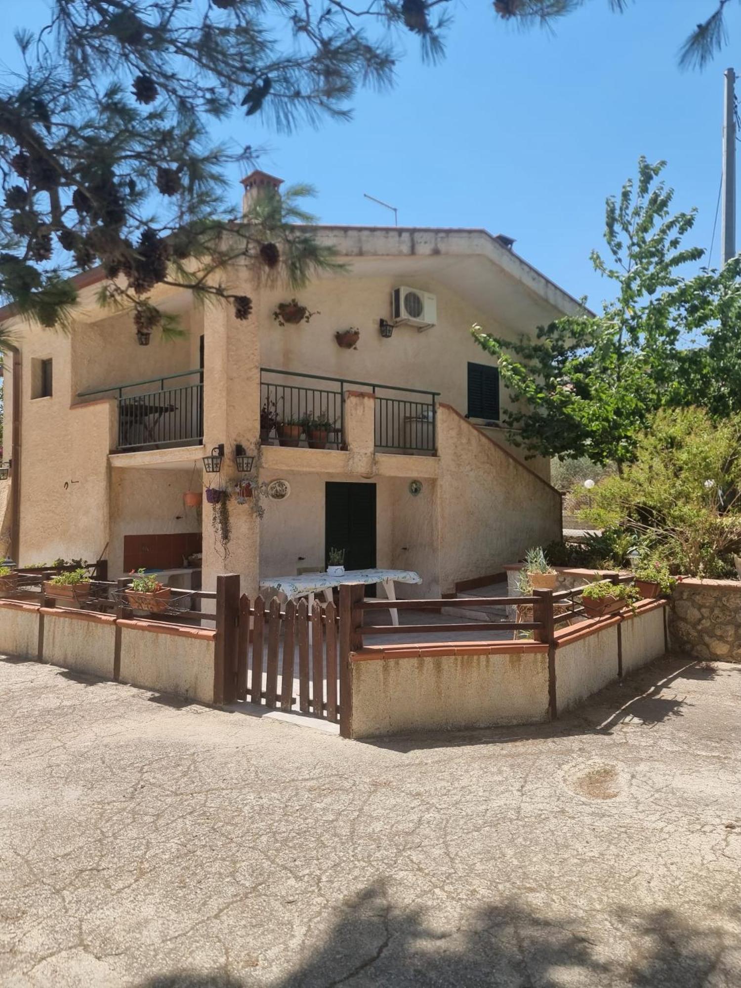 La Bouganville San Cataldo  Bagian luar foto